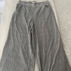 Light wide leg pants